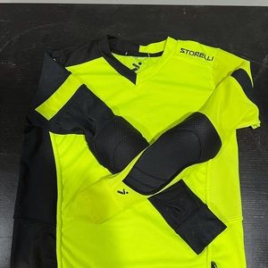Yellow and black Storelli goalkeeper jersey | Size: Youth medium (10/12)